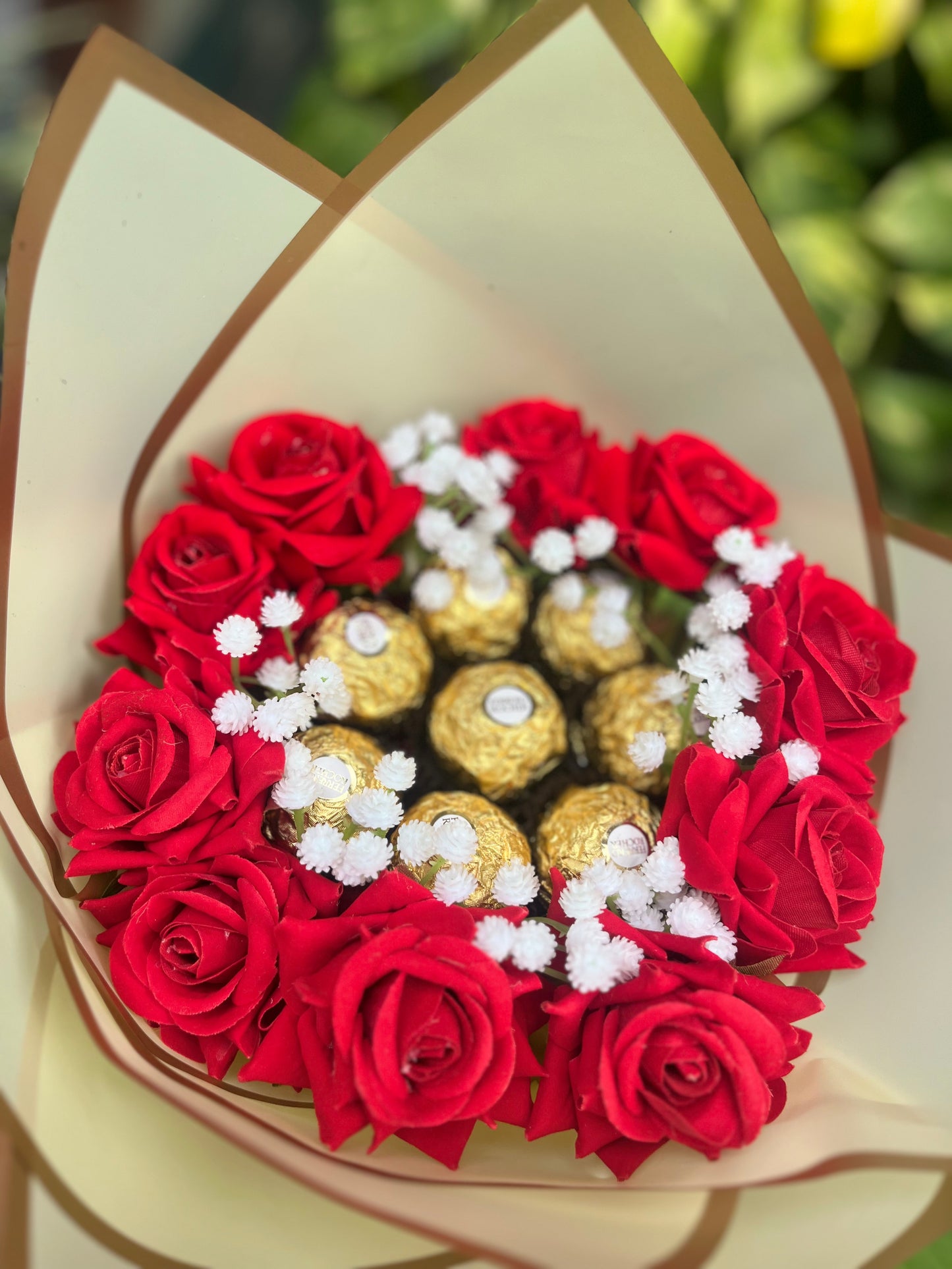 Rakhi special 8 chocolate bouquet with roses